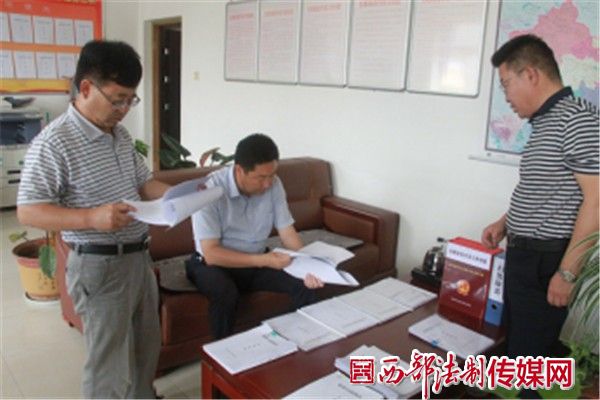 7月12日延安市农业农村局局长王湛鸿调研扫黑除恶专项斗争工作330.jpg