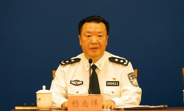 杨尚伟副厅长在公安部新闻发布会上回答记者提问