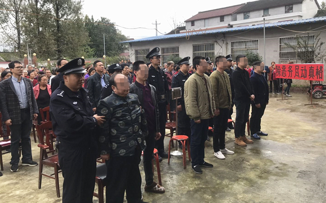 洋县首例"非法采砂"案件公开宣判