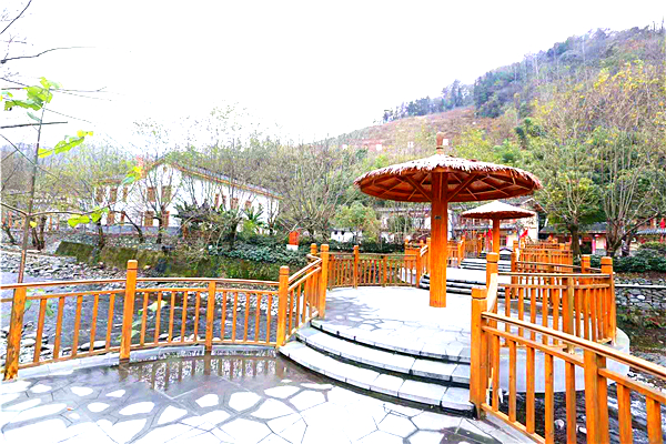 秦巴山区乡村旅游目的地巴山样子杨家院子
