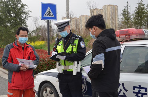 汉中交警一大队开展事故处理业务模拟现场演练大练兵活动