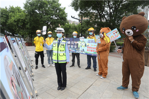 公安部交管局,省總隊,市支隊關於紮實開展