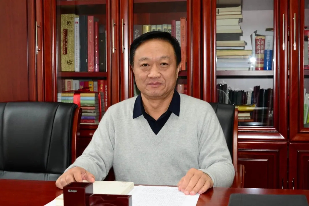 李艾平,中国作家协会会员,中国传记文学学会会员,陕西