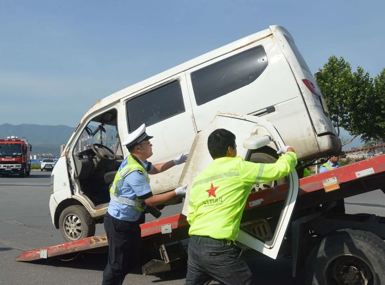 宝鸡陈仓开展道路交通突发事件应急处置联合实战演练