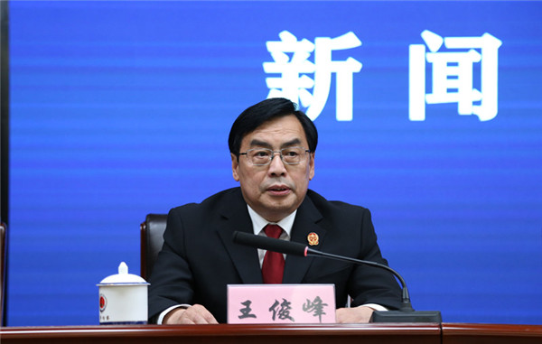 会,会议由县委常委,政法委书记杜银虎主持,副县长,县公安局局长何志义