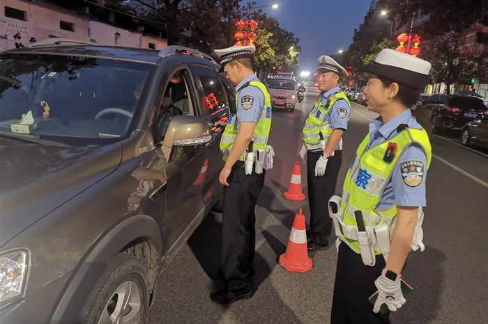 汉中交警执法小分队常态化下沉县区执法