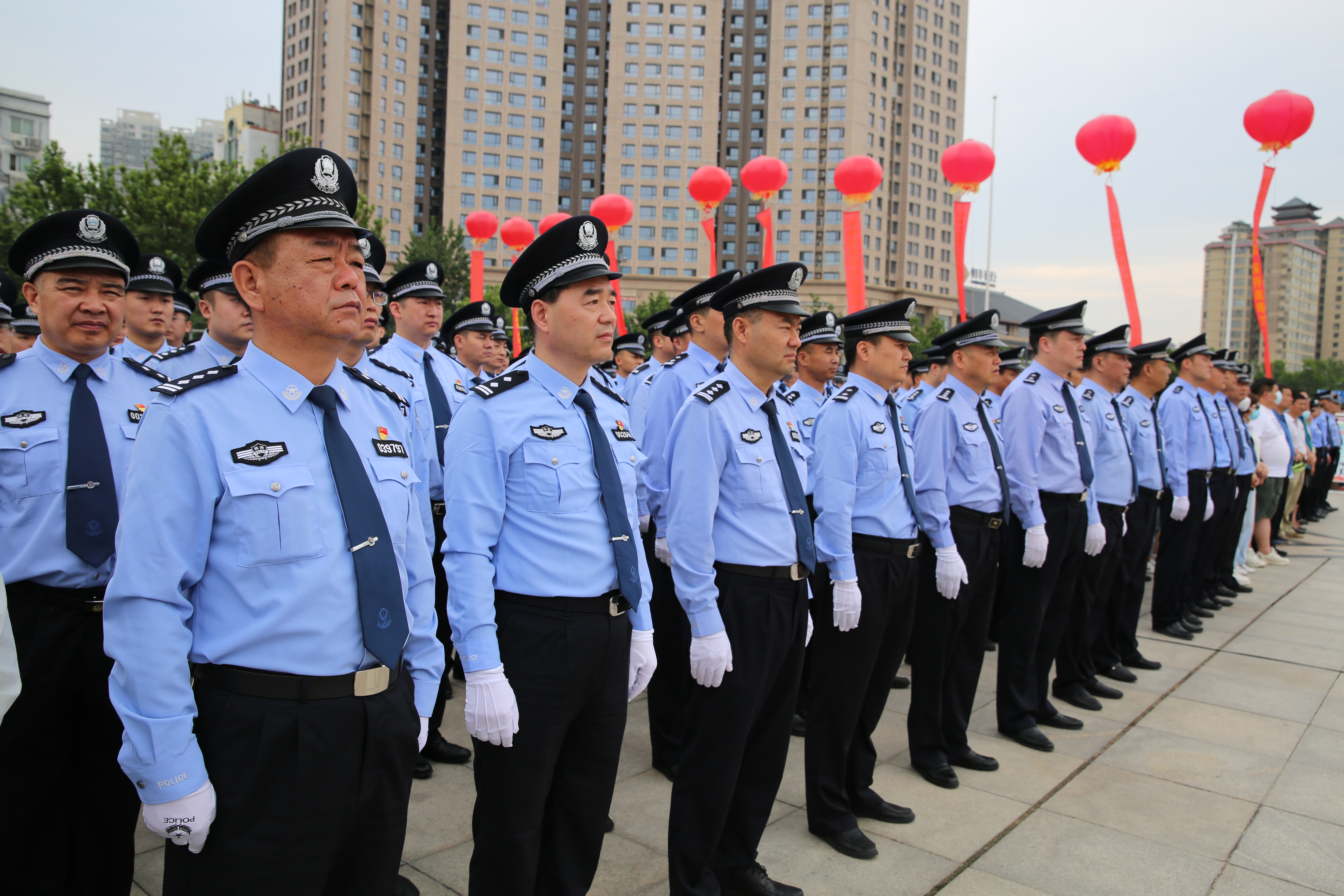 为持续深化"我为群众办实事"实践活动,充分展现公安秦都分局在队伍