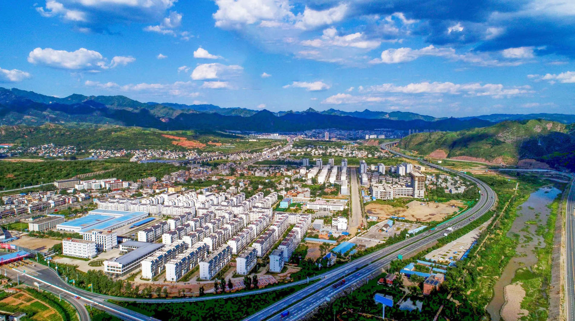 城乡大发展旧貌换新颜