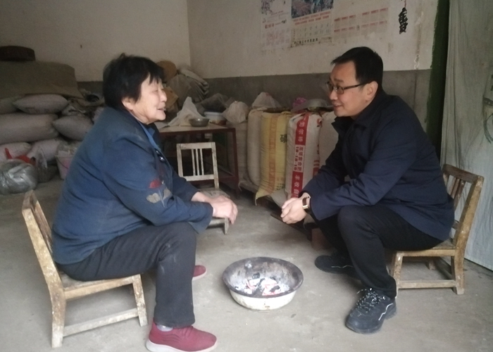 难"活动的实施方案》,成立以县委常委,政法委书记张顺喜为组长的"进