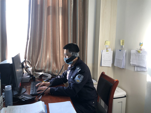 90后年轻警察蓝撑起战疫城墙