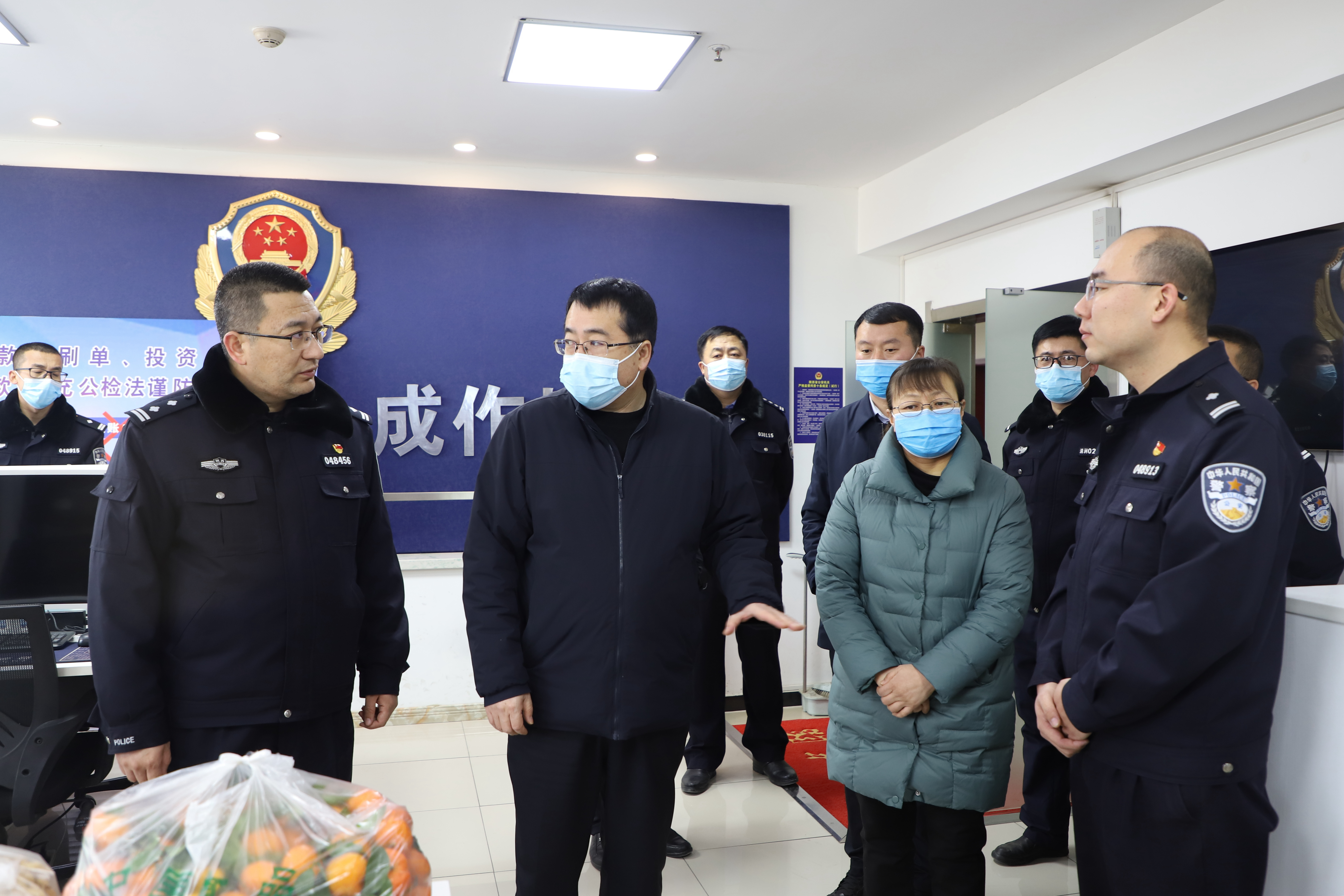 清涧县领导春节期间看望慰问公安一线民辅警