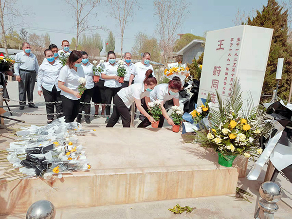 和田市沙陀社区新时代文明实践站致敬英雄汲取奋进力量系列活动