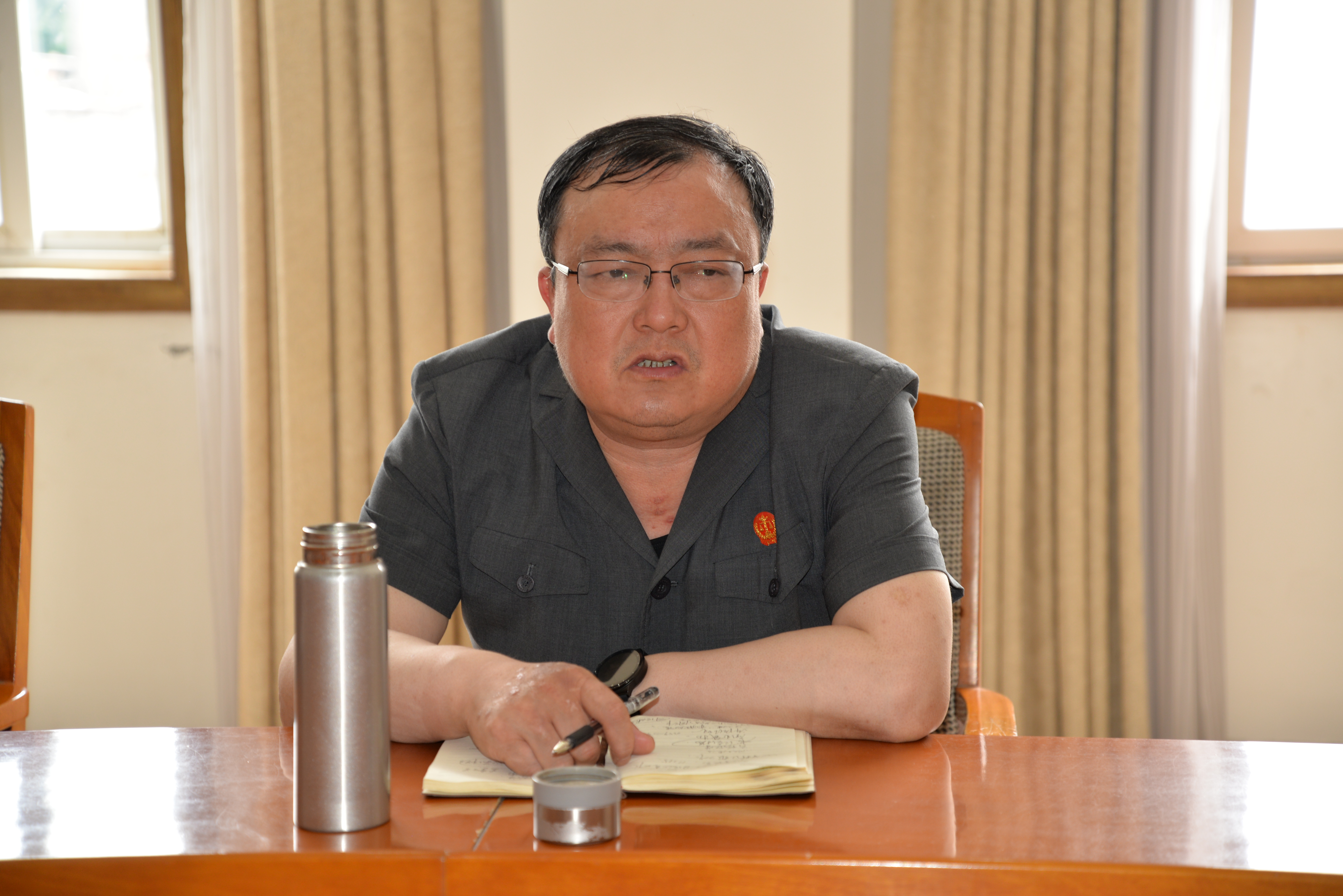 刘院长在大安法庭讲话.jpg