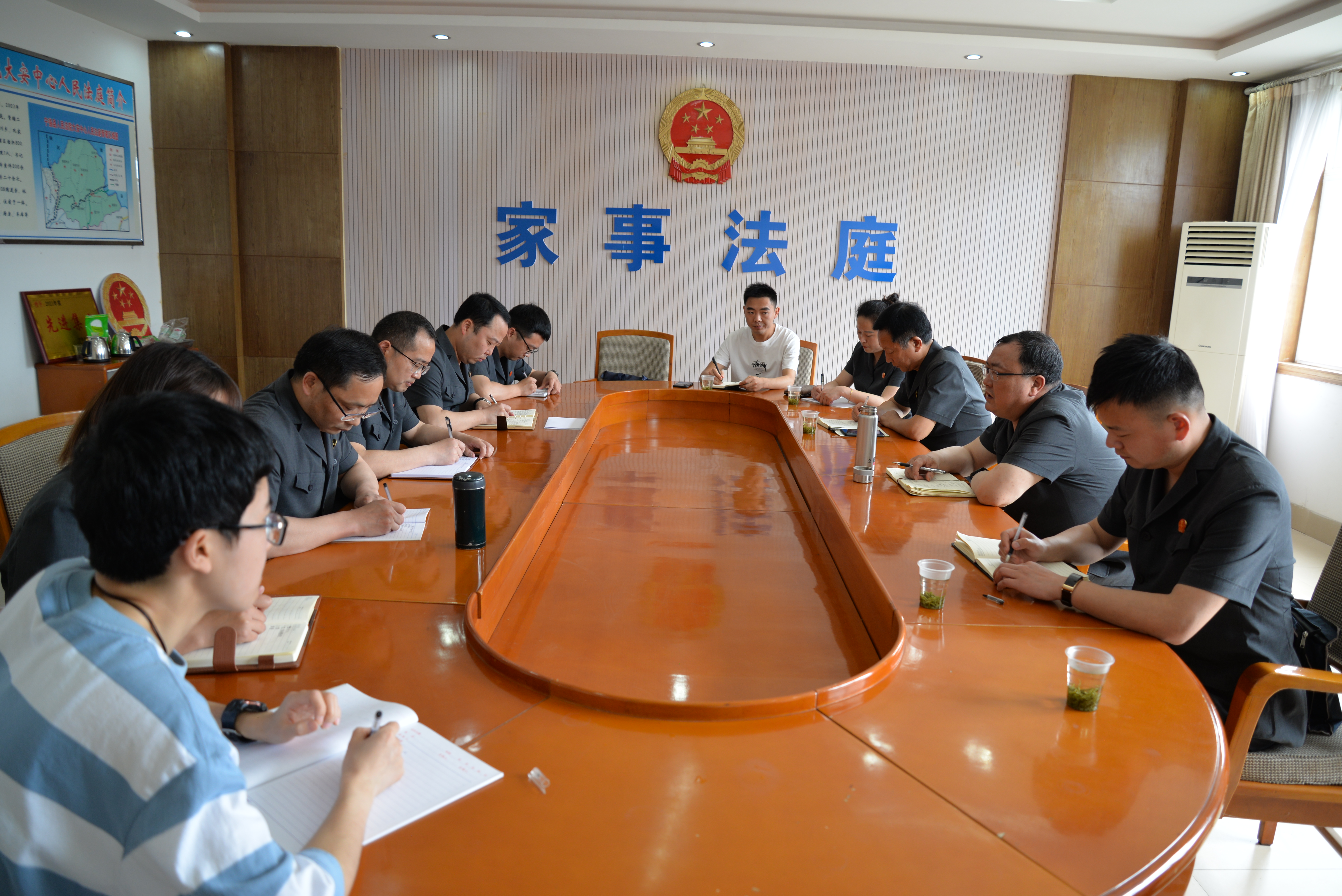 在大安法庭召开座谈会.jpg