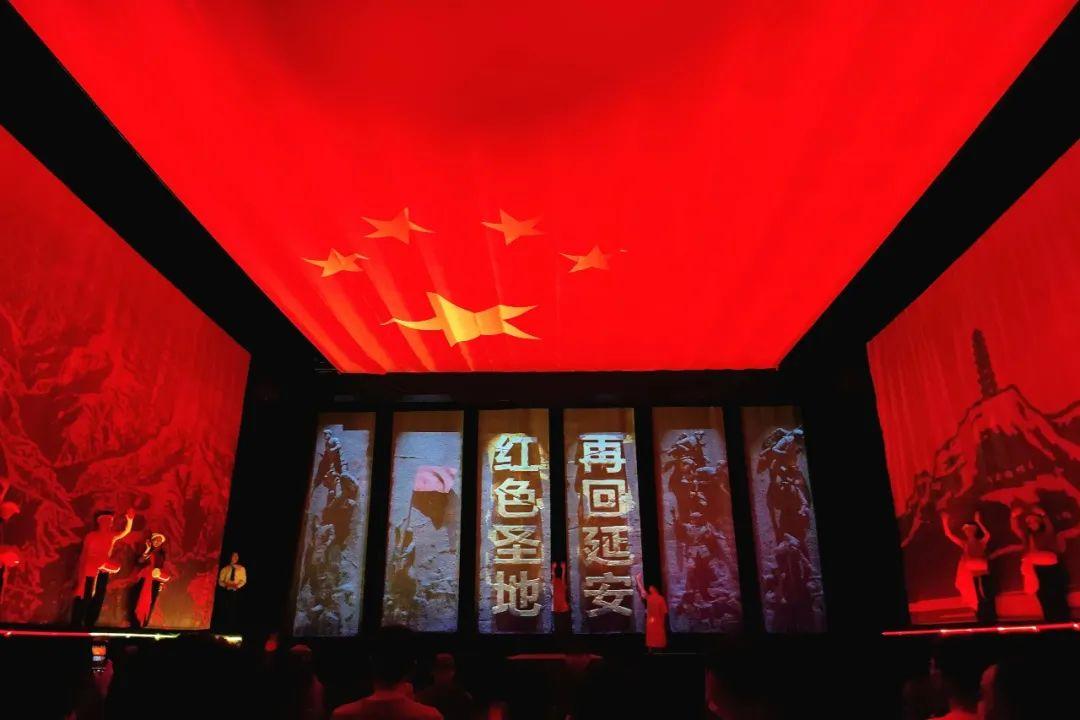 延安中院重温革命经典传承红色基因