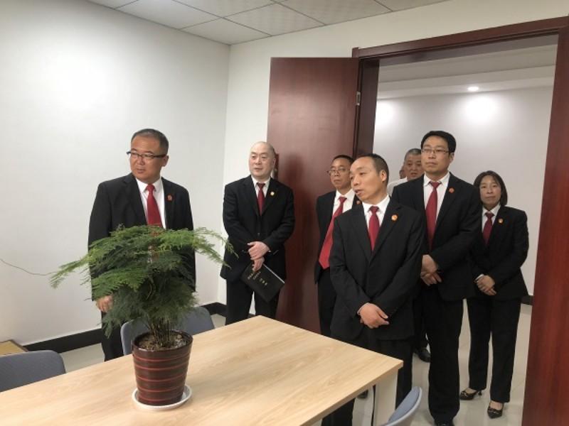 4.25开会到基层 践行“枫桥经验”第一课2.jpg