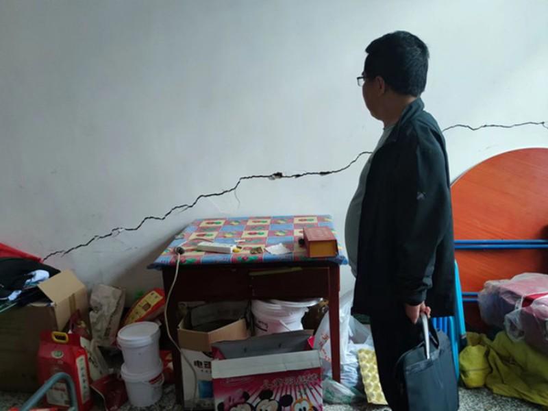富平法院巧用六尺巷1.jpg