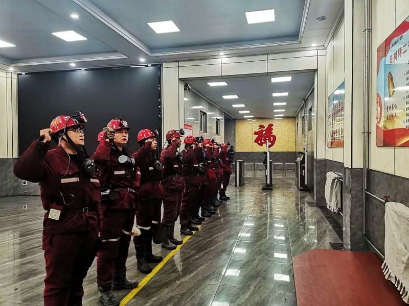 桑树坪二号井吹响奋战四季度安全生产冲锋号_副本.jpg