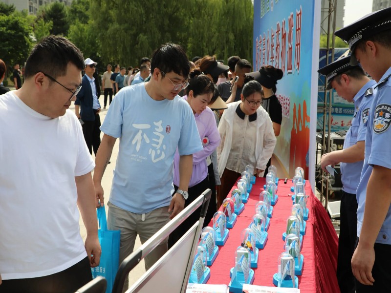 a9bf6ce8047941e48dad2df2a3f56af2_noop_副本.jpg