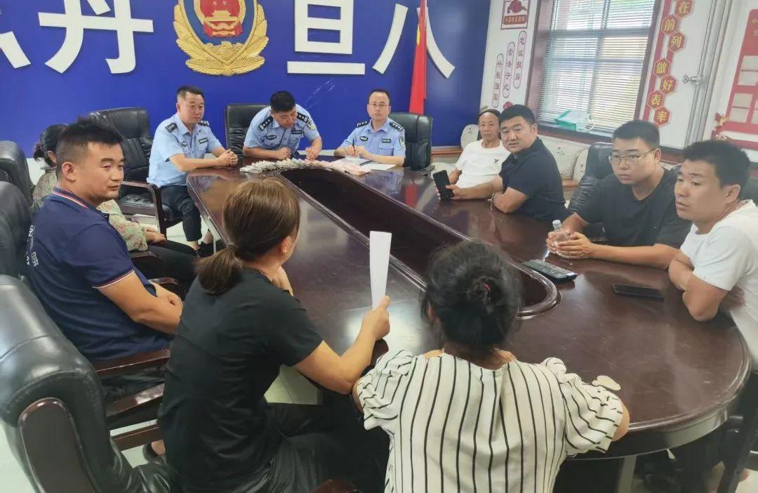 旦八派出所快速化解一起复杂债务纠纷